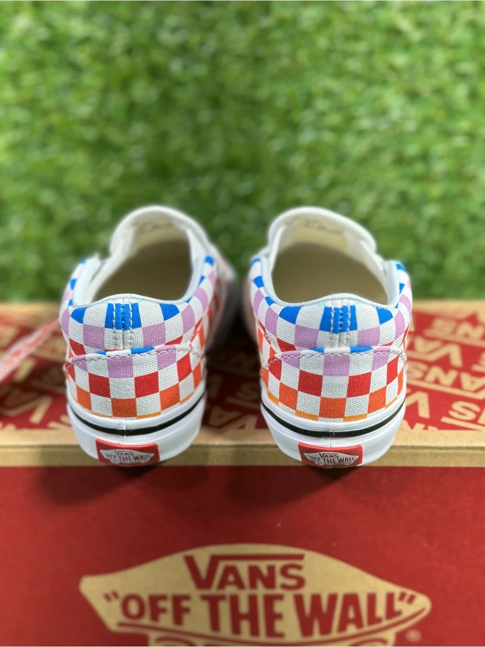 Vans Classic Slip- On Rainbow Checkerboard/White,Toddler 6.5 , VN000EX8U09